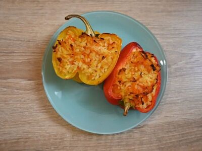 Перец фаршированный рисом